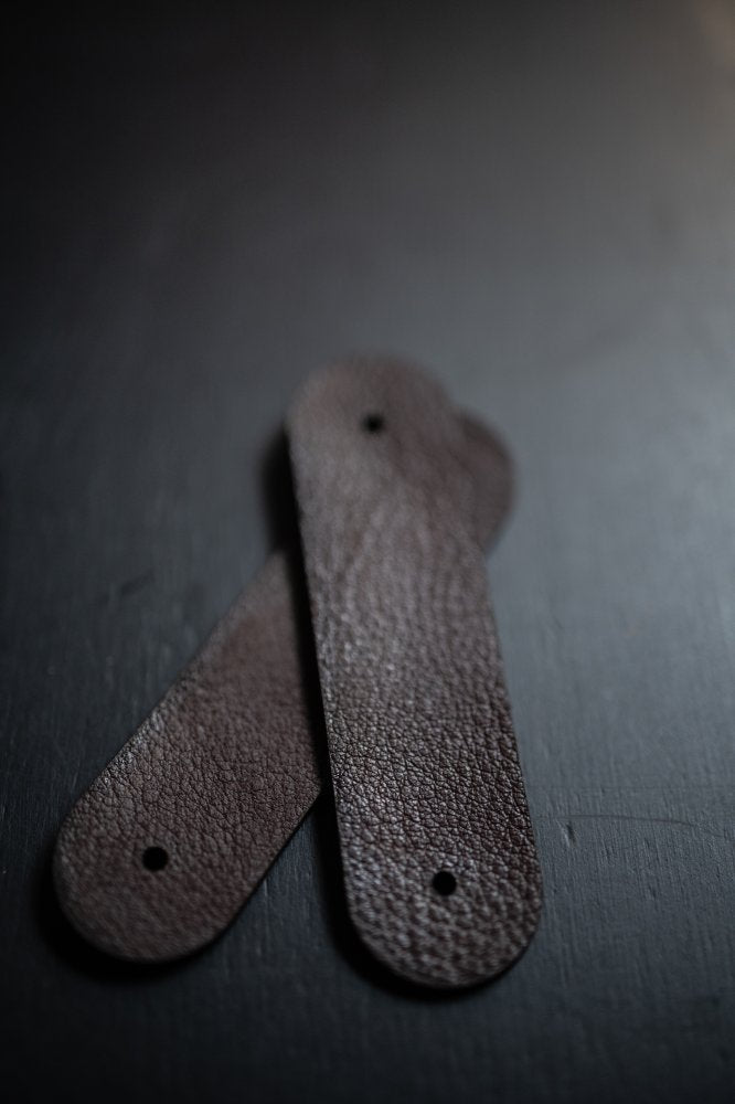 Pair of Leather Tabs - Weekender Bag - Merchant & Mills - Simplifi Fabric