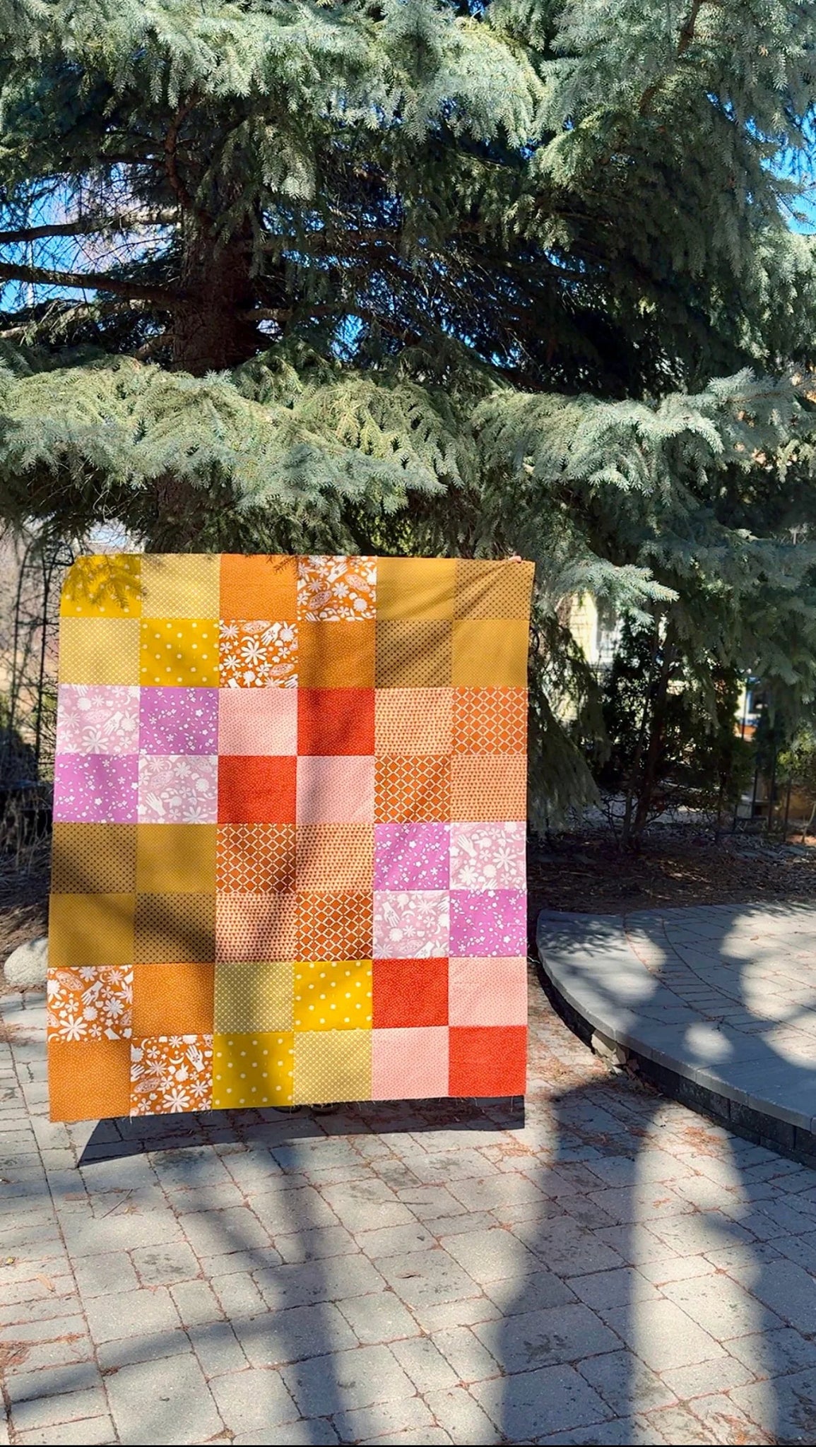 Sunny Side Paper Pattern - The Blanket Statement Quilt Co. - Simplifi Fabric
