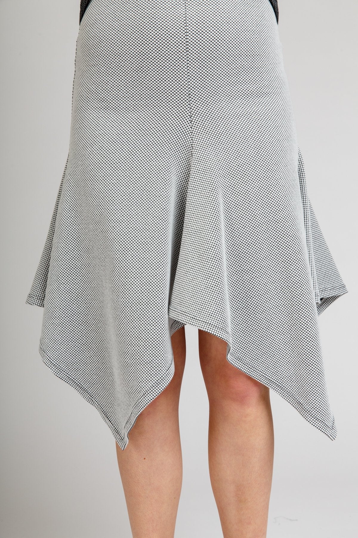 Axel Skirt - Megan Nielsen Patterns - Sewing Pattern - Simplifi Fabric