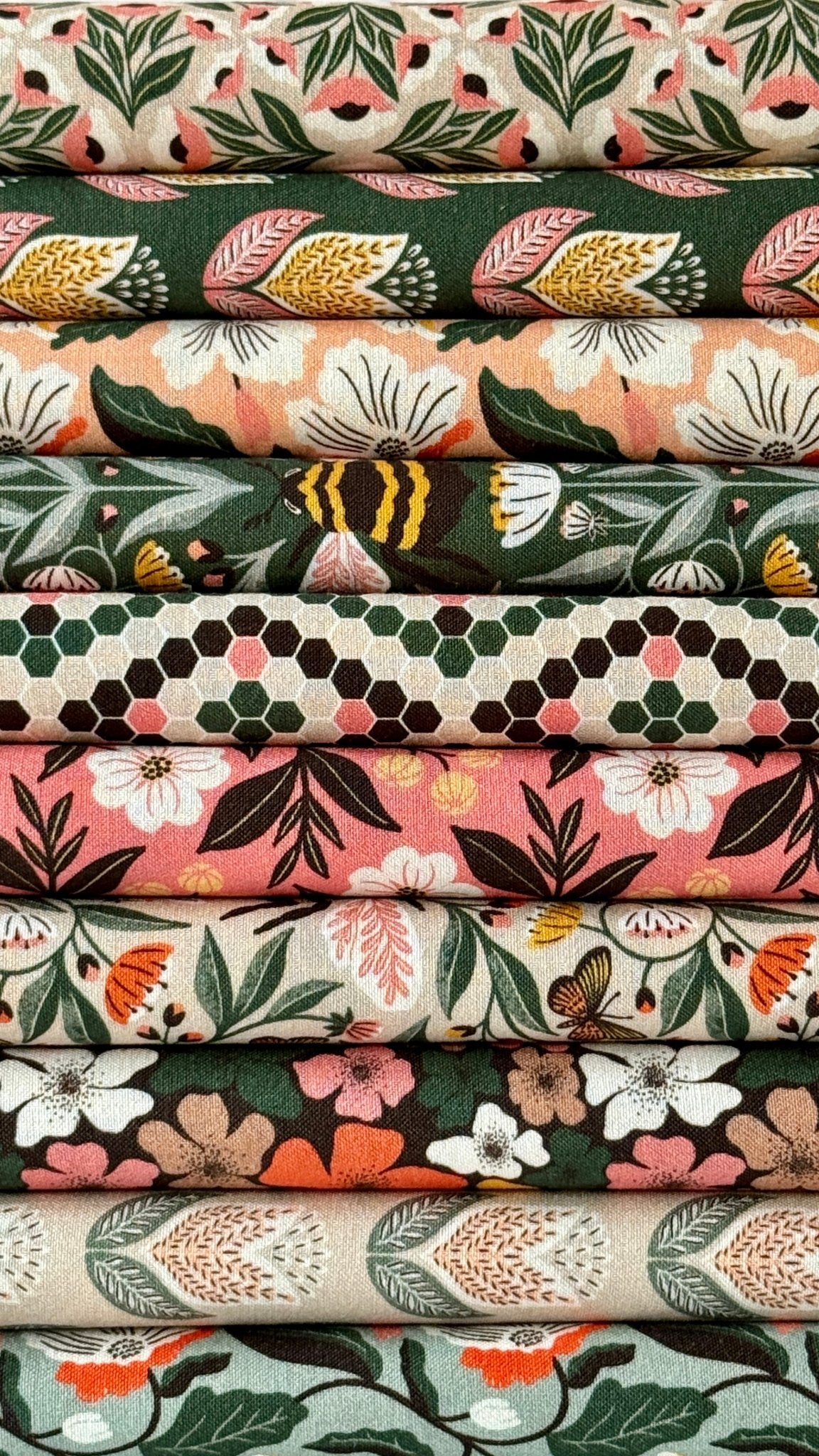 Bee - Utiful - Tan - Honey Garden - Juliana Tipton - Cloud 9 Fabrics - Poplin - Simplifi Fabric