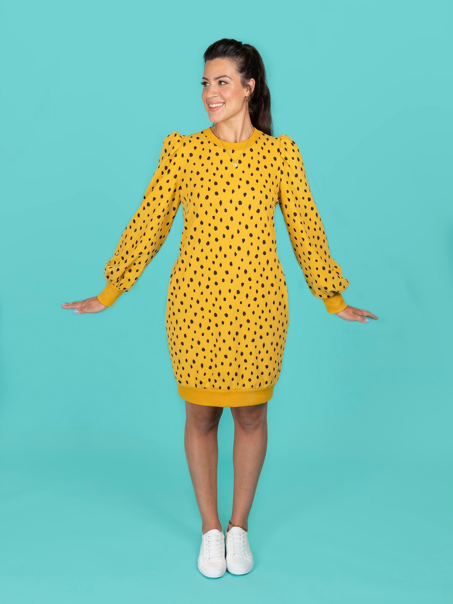 Billie Sweatshirt / Dress Pattern - Tilly And The Buttons - Simplifi Fabric