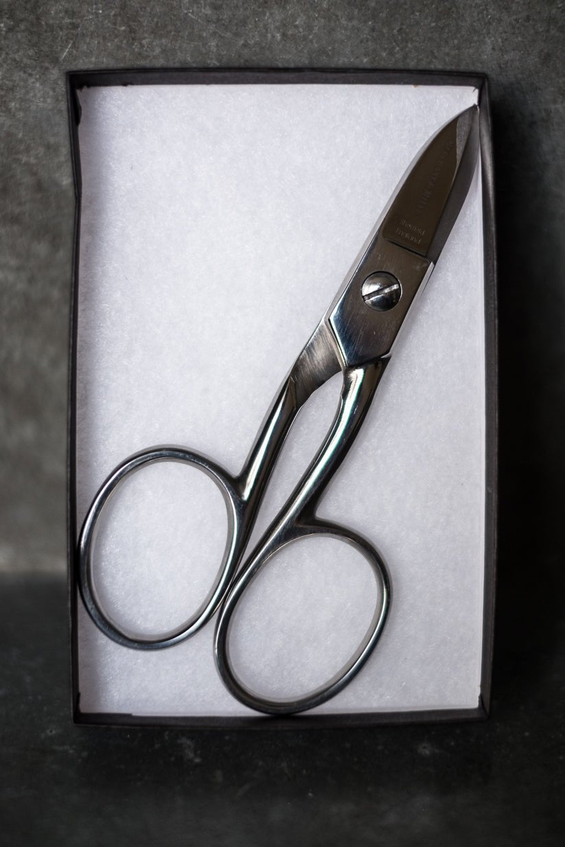 Buttonhole 5.5" Scissors - Merchant & Mills - Simplifi Fabric