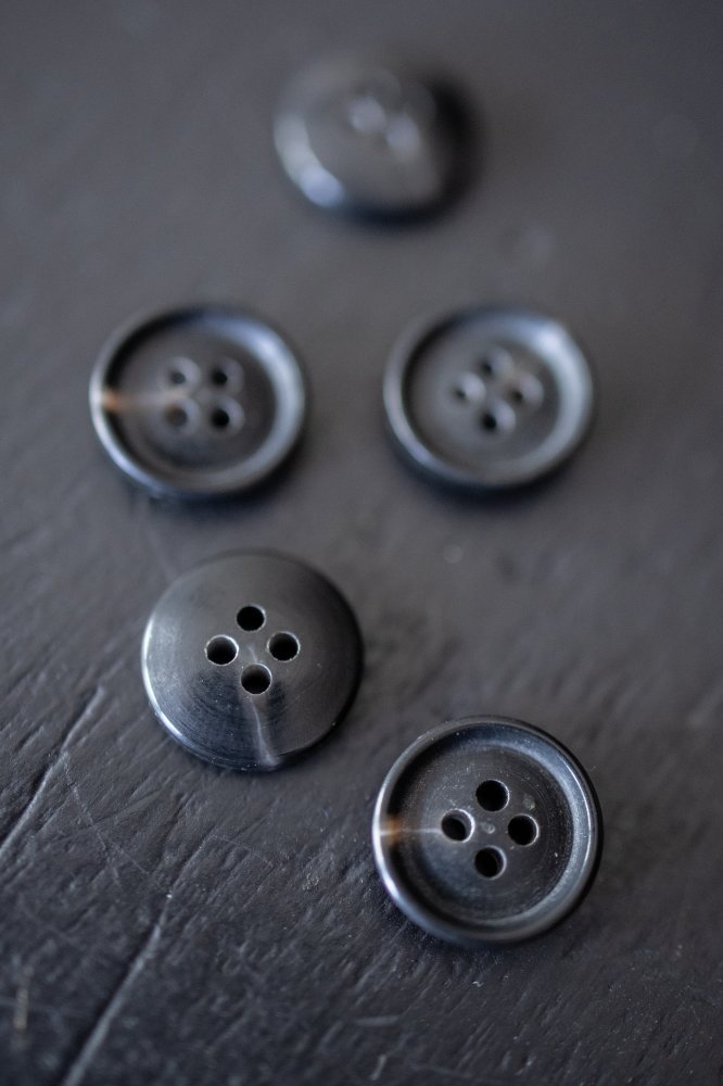 Dark Brown Semi Mottled Buttons - 15mm, 18mm or 20mm - Merchant & Mills - Simplifi Fabric
