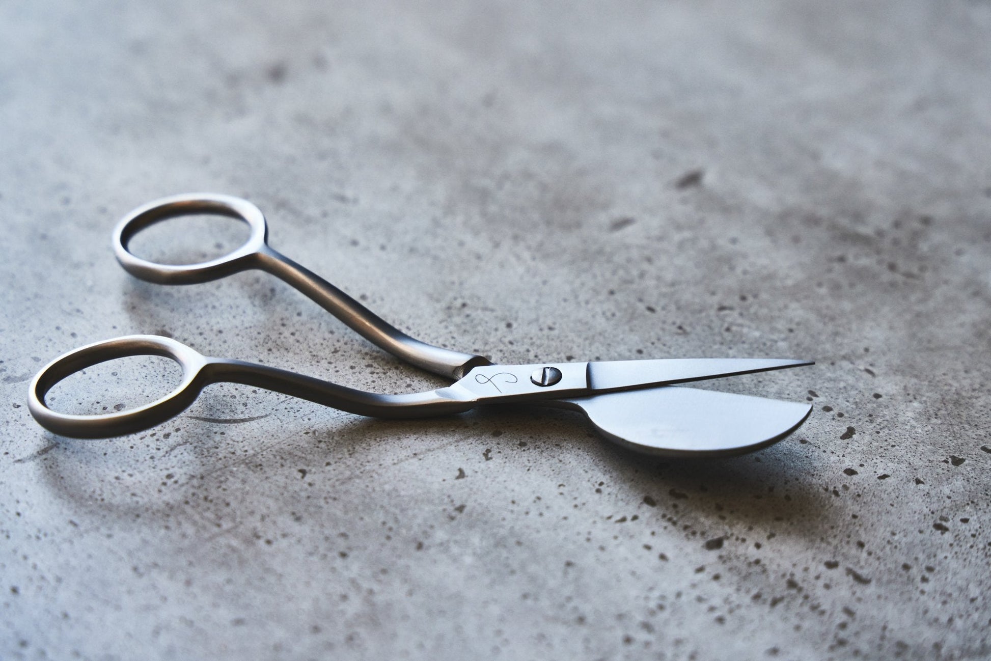 Duckbill Scissors - Steel - Sewply - Simplifi Fabric