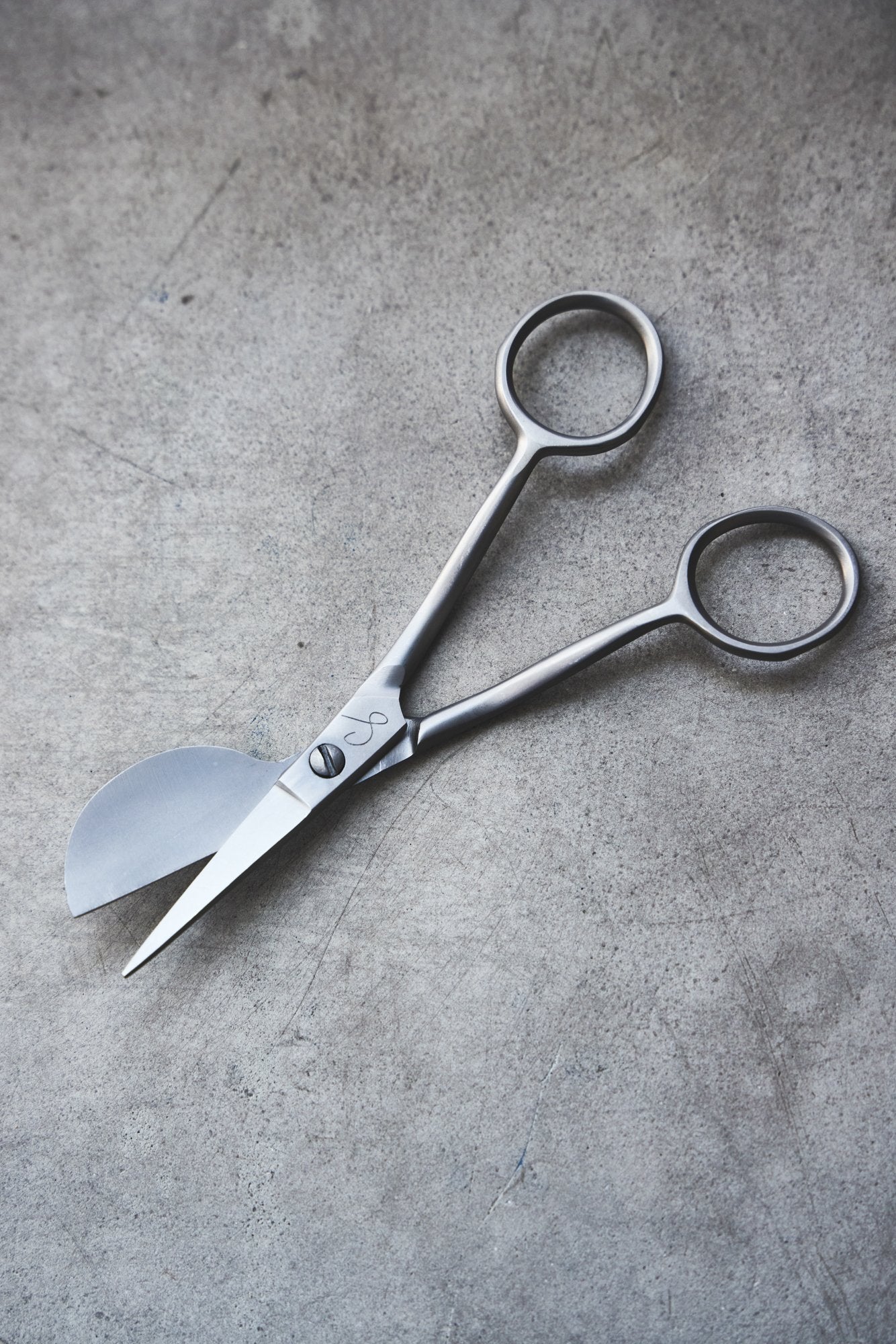 Duckbill Scissors - Steel - Sewply - Simplifi Fabric