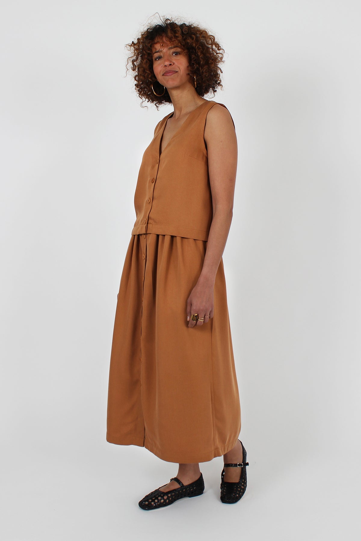 I am LOTUS - Top, Short Dress, Long Dress or Skirt Pattern - I AM PATTERNS - Simplifi Fabric