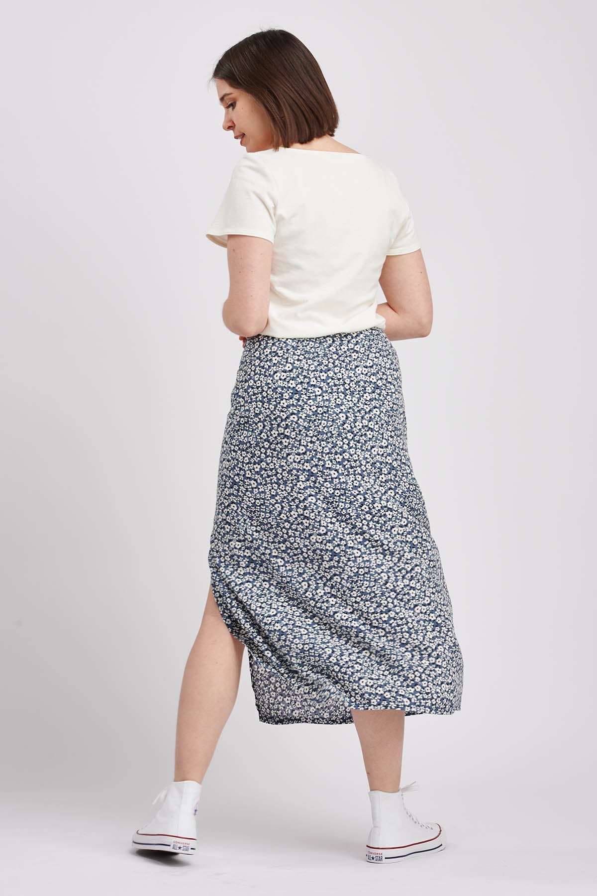 I am RACHEL - 90s Inspired Slip Skirt Pattern - I AM PATTERNS - Simplifi Fabric