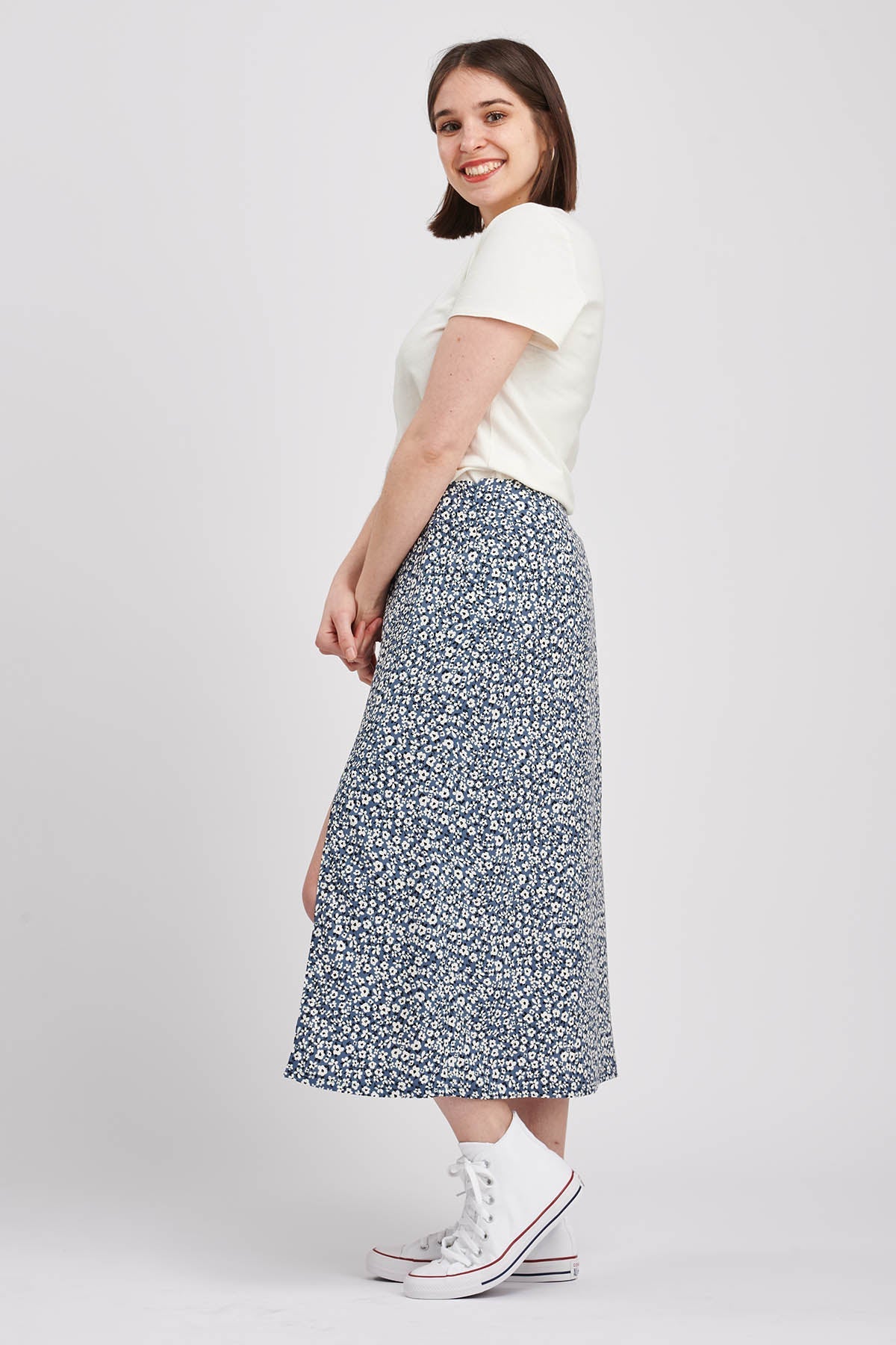 I am RACHEL - 90s Inspired Slip Skirt Pattern - I AM PATTERNS - Simplifi Fabric