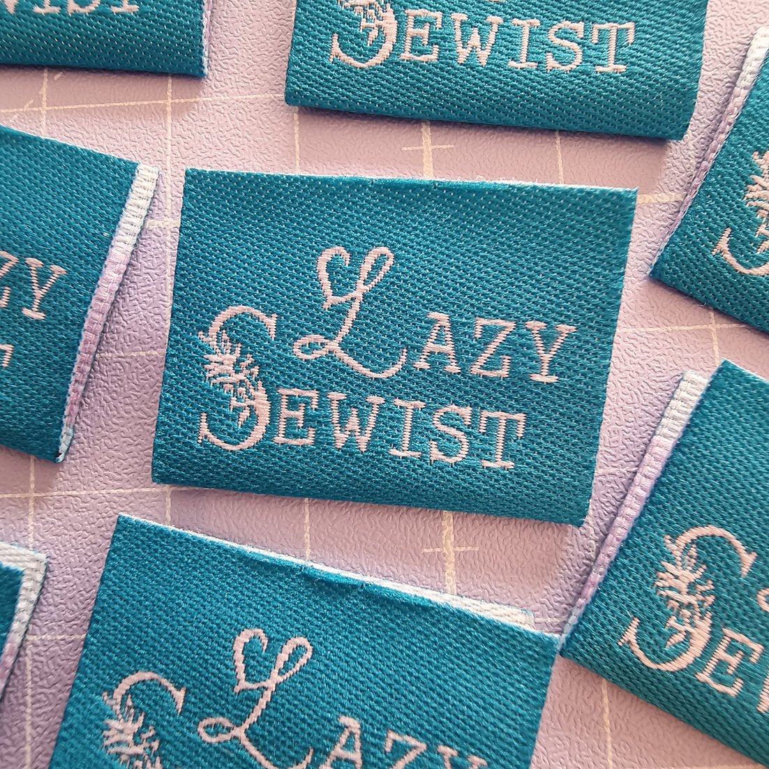 "LAZY SEWIST" Woven Label Pack - Sew Anonymous - Simplifi Fabric