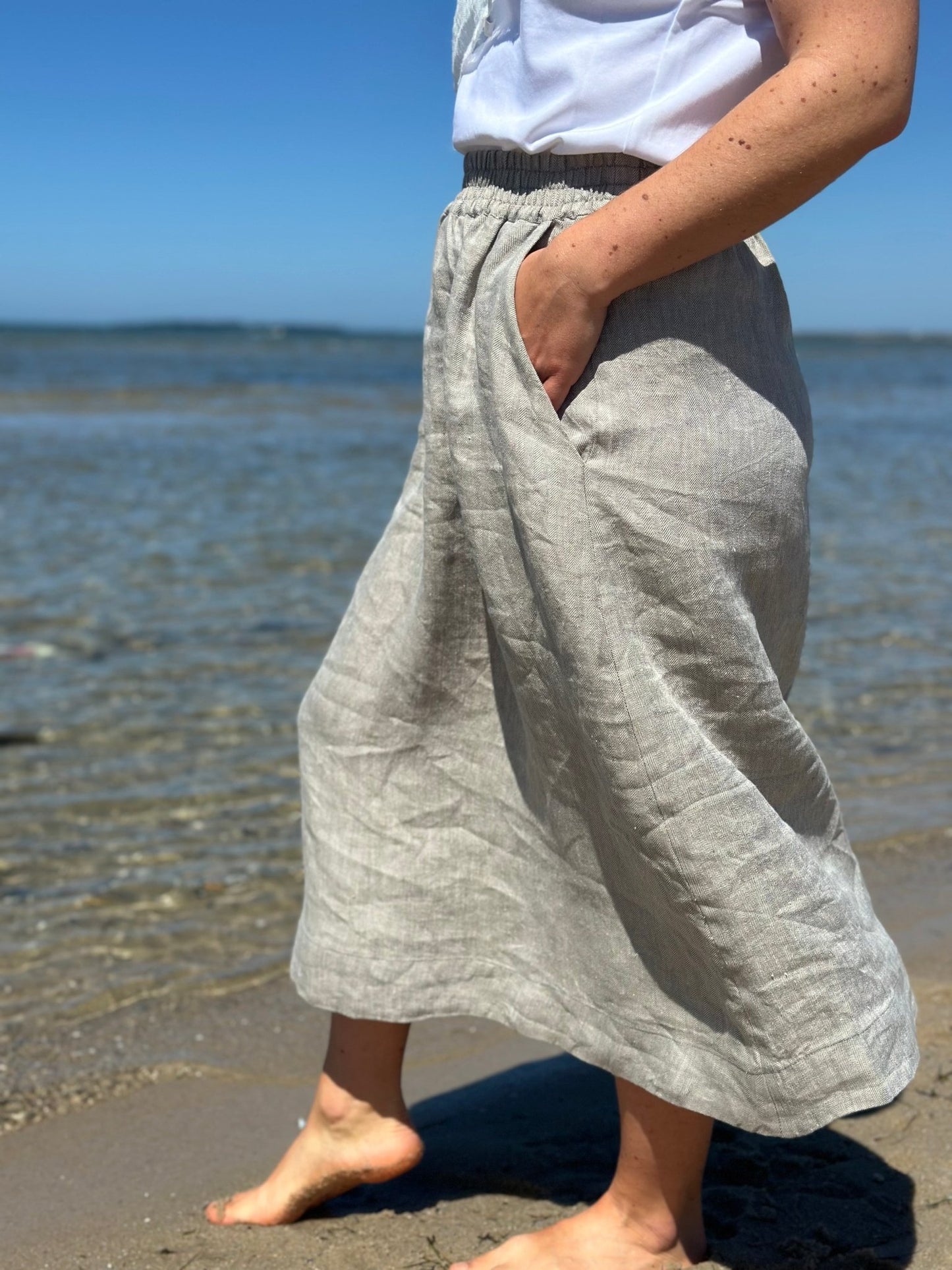 Marlo Womens High Waisted Everyday Skirt PDF Sewing Pattern - Atelier Mimito - Simplifi Fabric