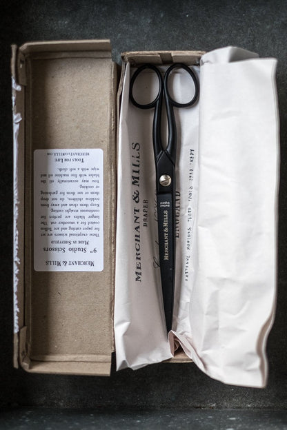 Matte Black 9" Studio Scissors - Merchant & Mills - Simplifi Fabric