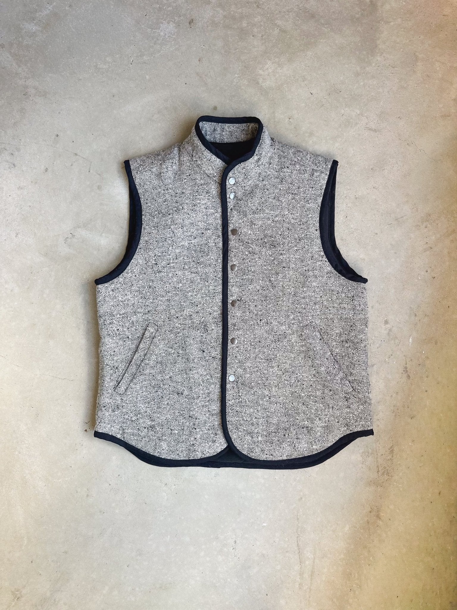 Nonni Vest Gender Neutral Adult PDF Sewing Pattern - Atelier Mimito - Simplifi Fabric