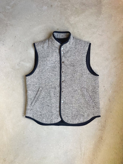 Nonni Vest Gender Neutral Adult PDF Sewing Pattern - Atelier Mimito - Simplifi Fabric