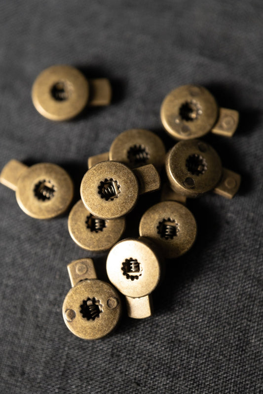 Old Brass Cord Lock - Merchant & Mills - Simplifi Fabric