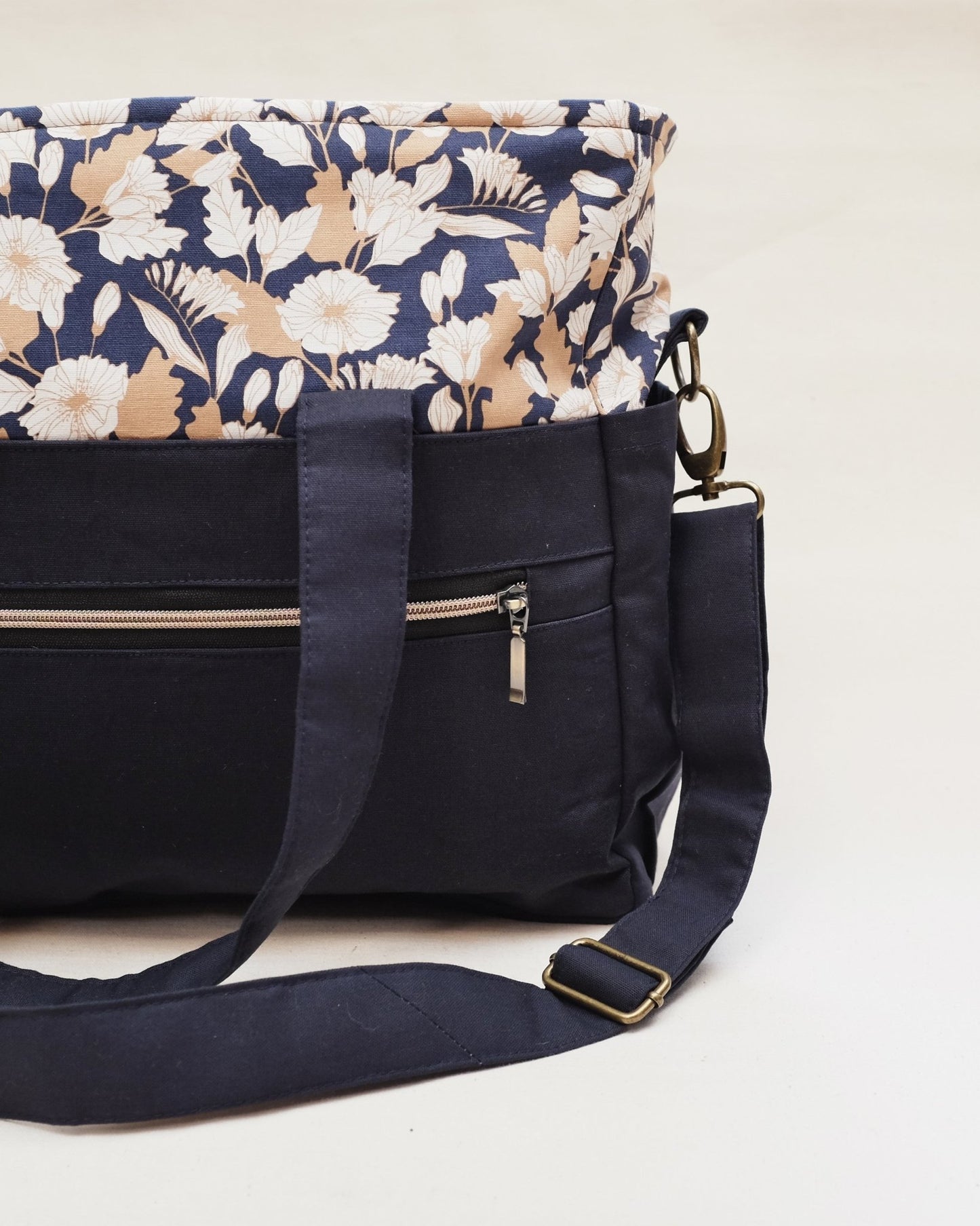 Qualicum Bag PDF Sewing Pattern - Thread Theory - Simplifi Fabric