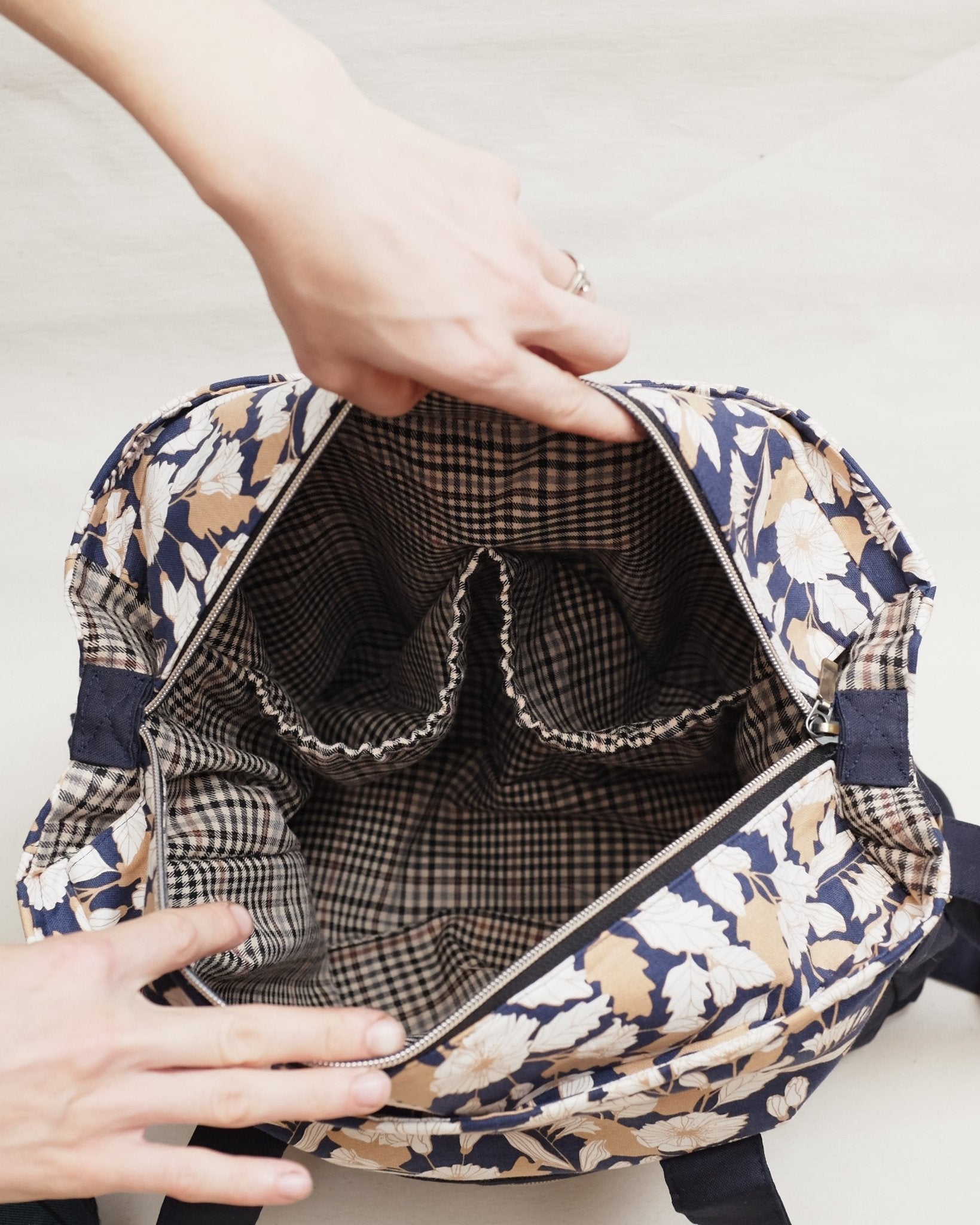 Qualicum Bag PDF Sewing Pattern - Thread Theory - Simplifi Fabric