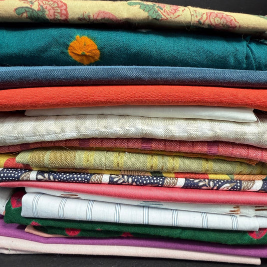 SALE BOX 1811I featuring a variety of colorful fabrics including Poppy Vines Poplin and Teal Poplin from Sale Box.