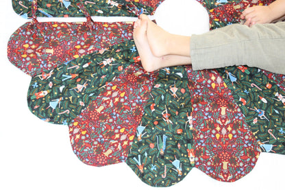 Scalloped Tree Skirt PDF Sewing Pattern - Madswick - Simplifi Fabric