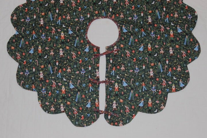 Scalloped Tree Skirt PDF Sewing Pattern - Madswick - Simplifi Fabric