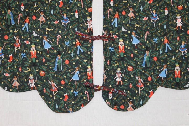 Scalloped Tree Skirt PDF Sewing Pattern - Madswick - Simplifi Fabric