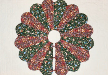 Scalloped Tree Skirt PDF Sewing Pattern - Madswick - Simplifi Fabric