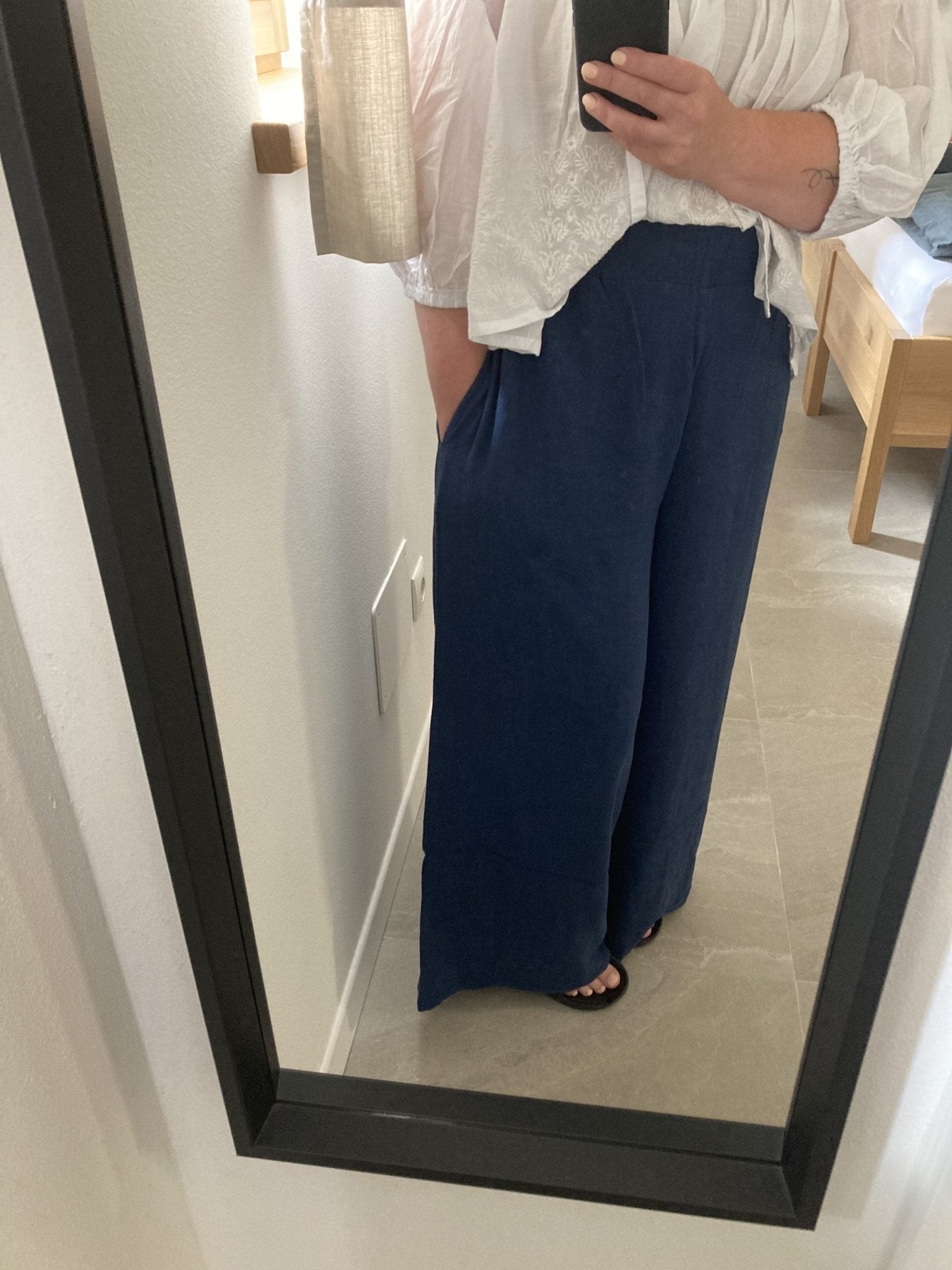 Serene Trouser Sewing Pattern - Size Me - Simplifi Fabric