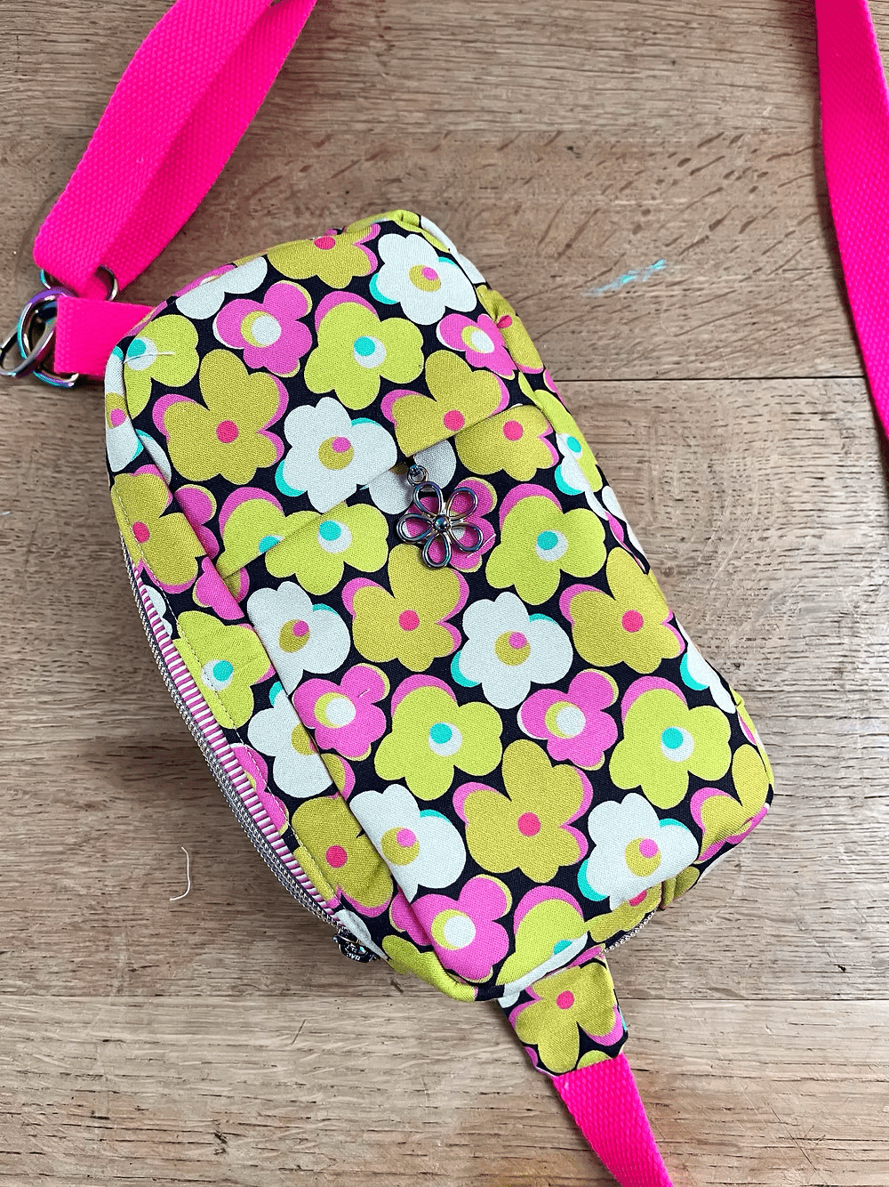 Sidlesham Belt Bag Paper Pattern - Two Stitches Patterns - Simplifi Fabric