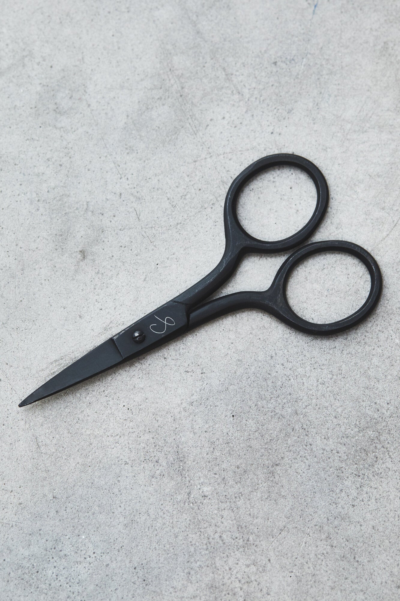 Small Thread Scissors - Black or Steel - Sewply - Simplifi Fabric