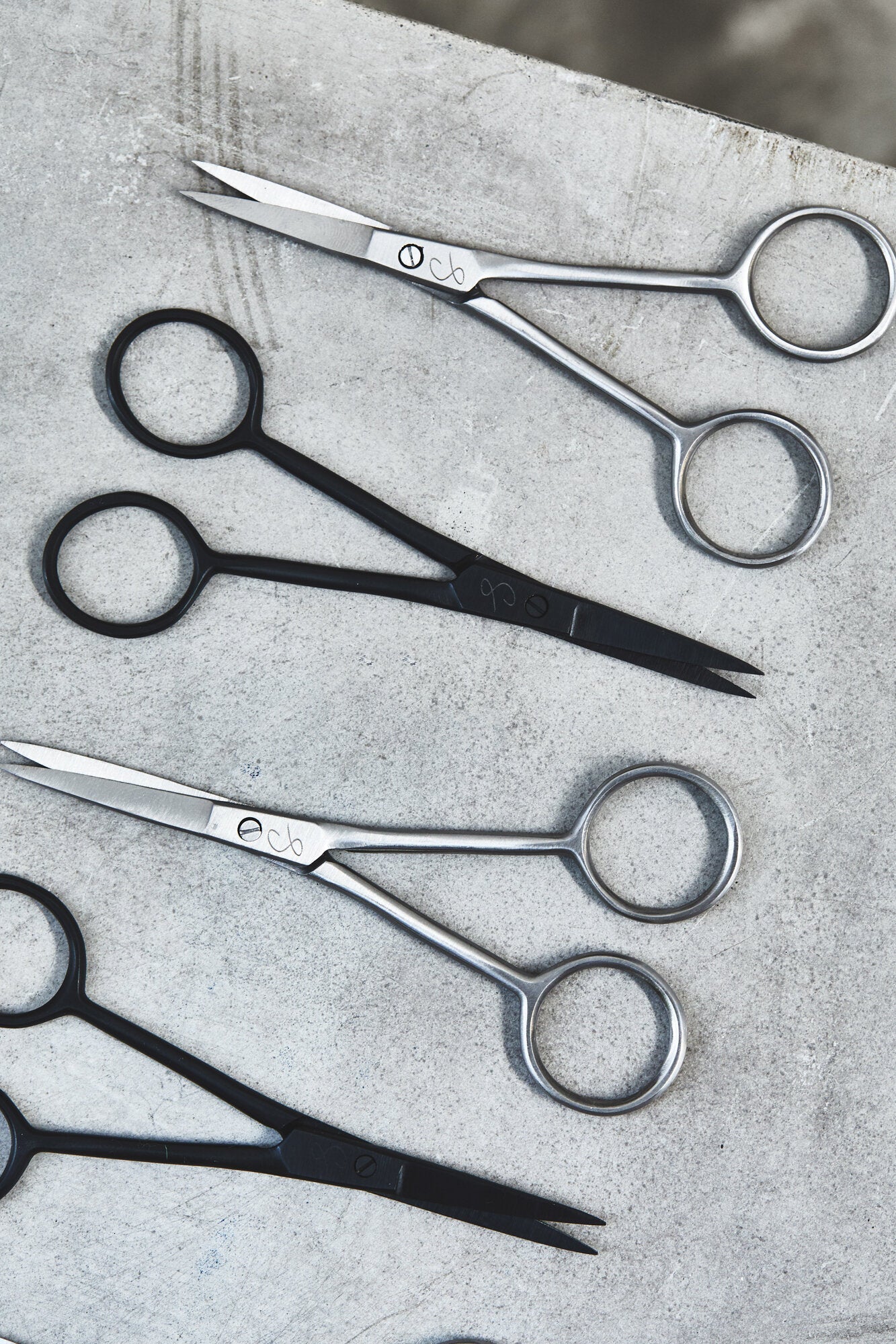 Tall Thread Scissors - Black or Steel - Sewply - Simplifi Fabric