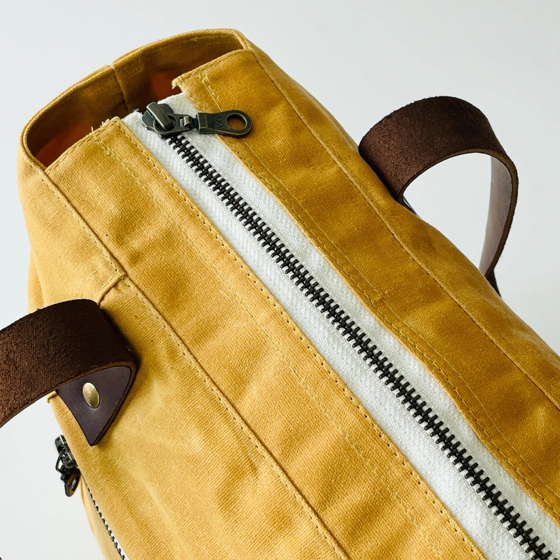 The Dundurn Tote - Paper Pattern - Hammerstitch - Simplifi Fabric