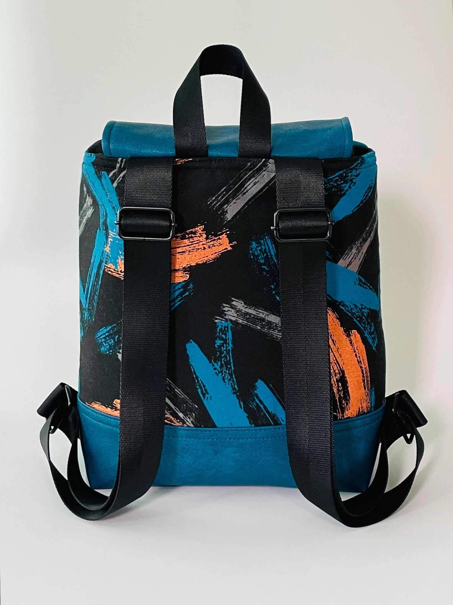 The Wabana Backpack - Paper Pattern - Hammerstitch - Simplifi Fabric
